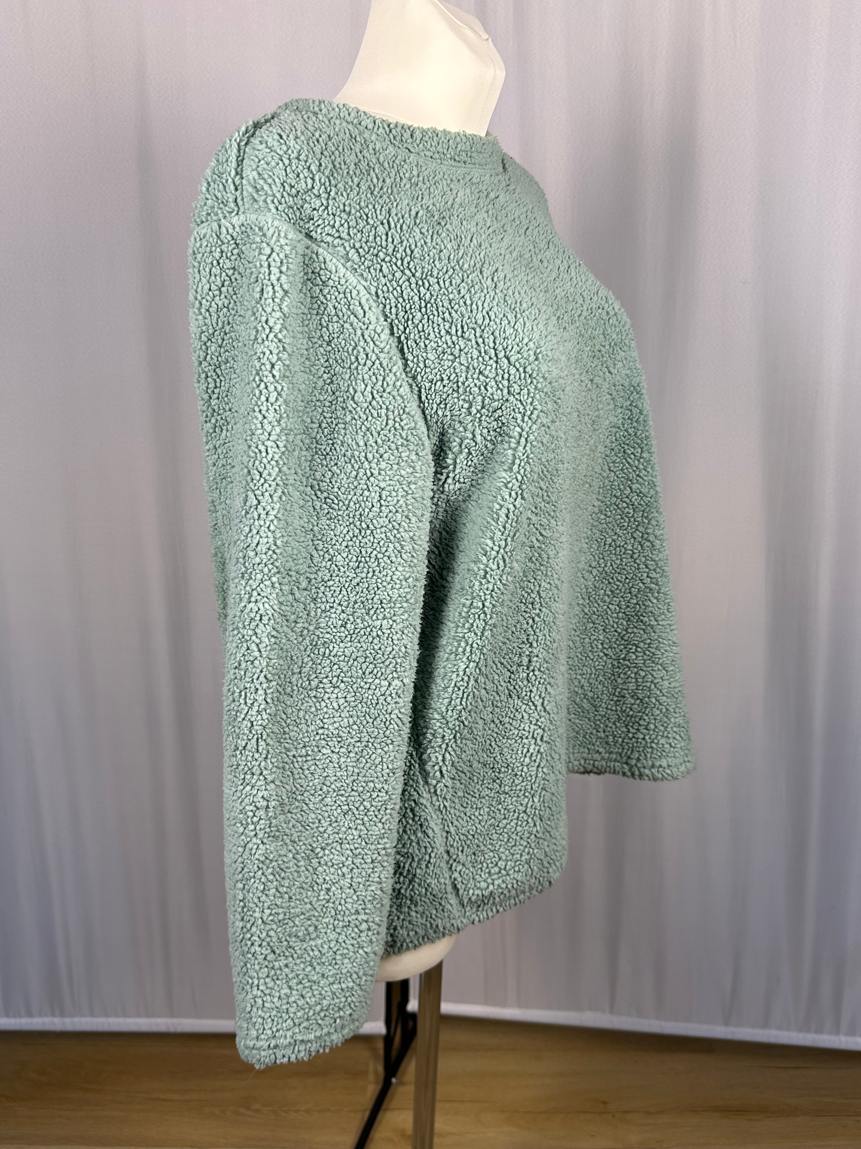 Sweter typu teddy