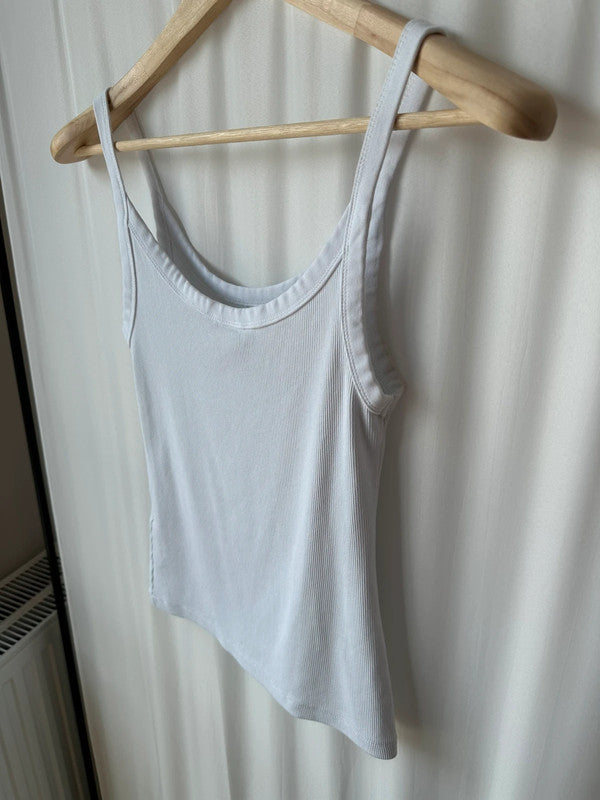 biała basicowa koszulka na ramiączkach z H&M, rozmiar S