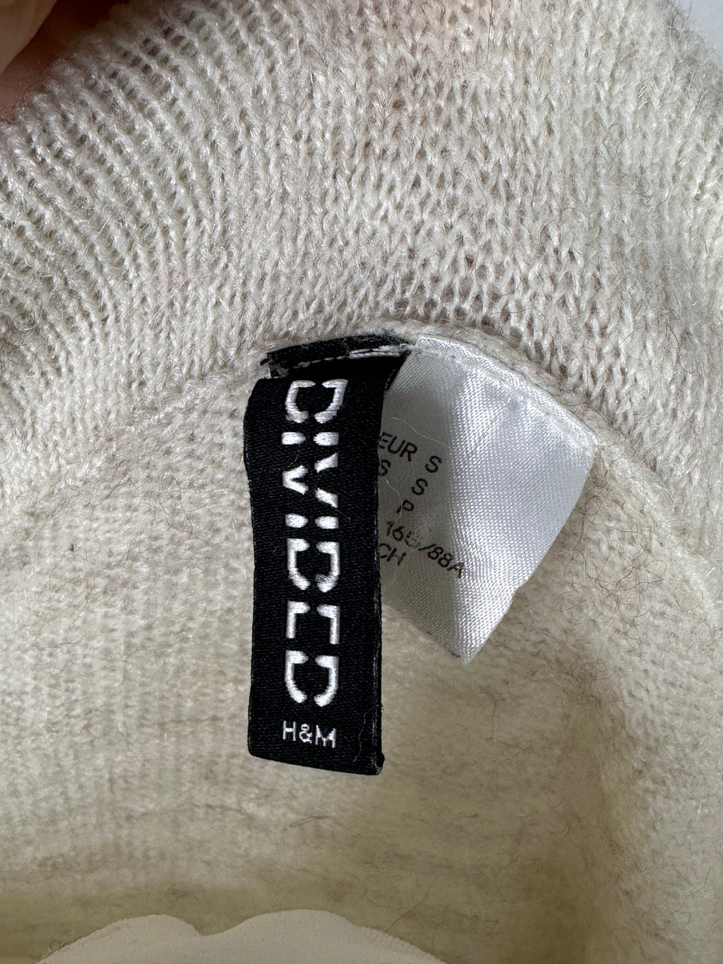beżowy sweter hiszpanka h&m divided z alpaka s