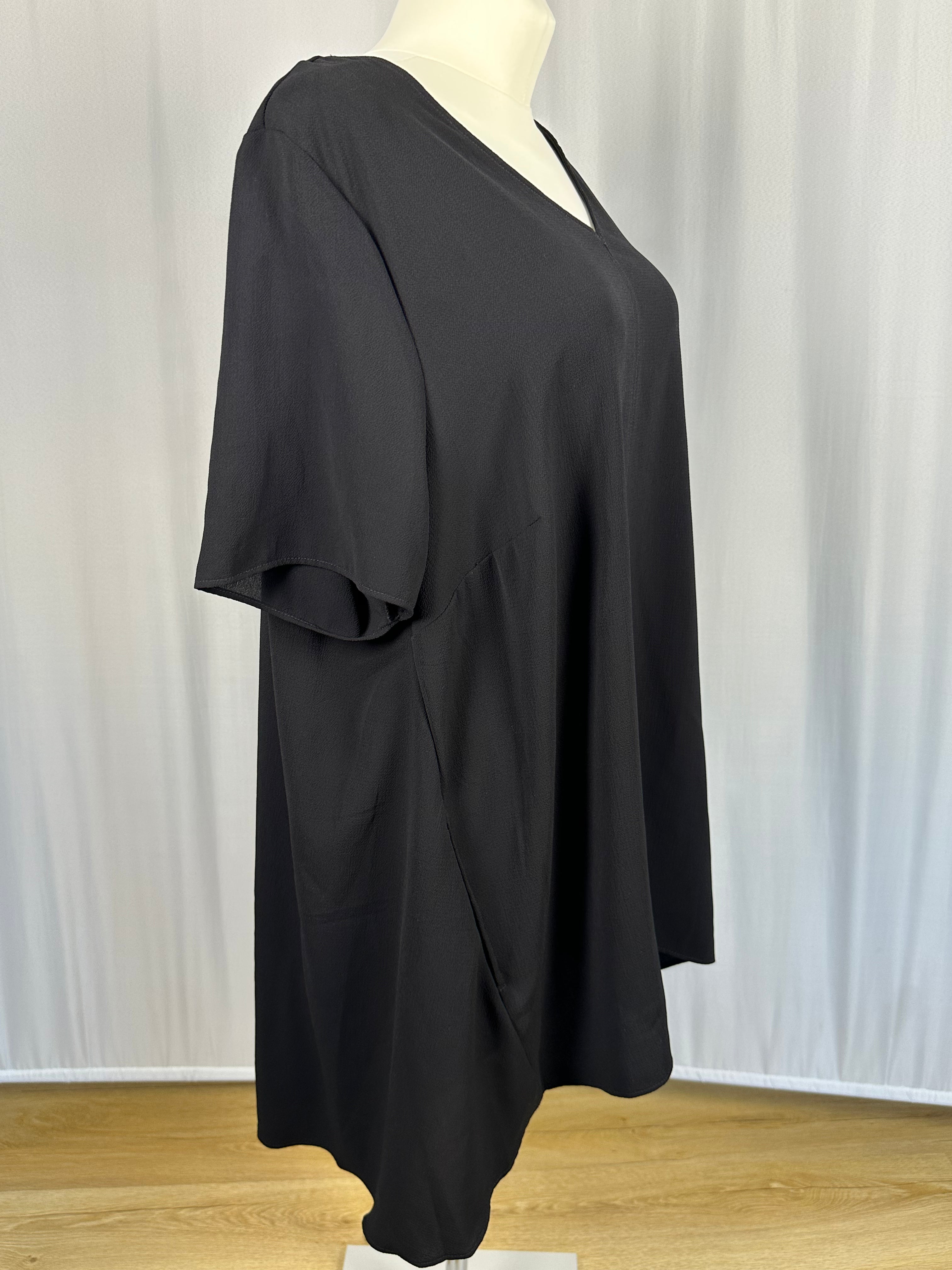 Czarna sukienka oversize