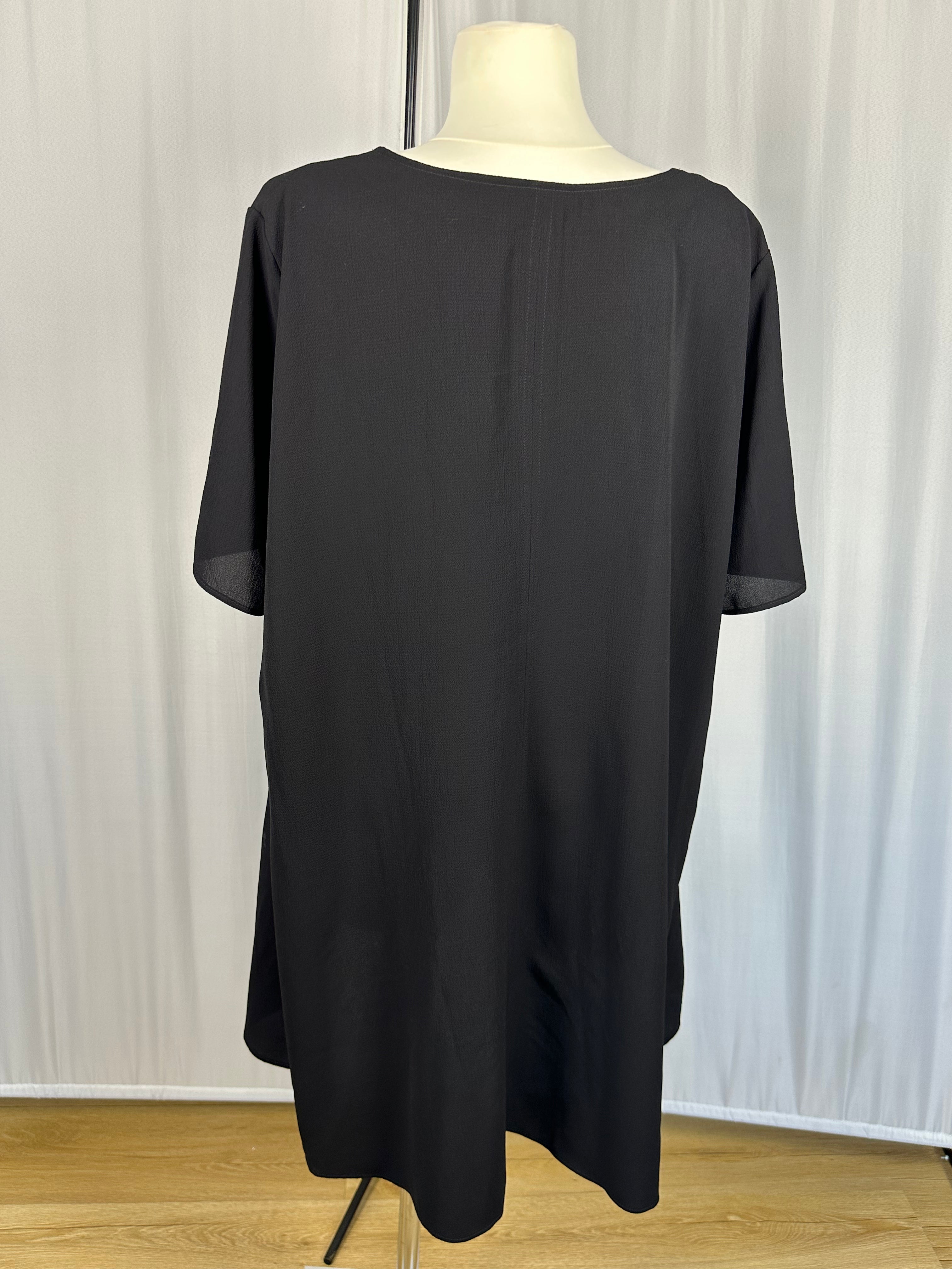 Czarna sukienka oversize
