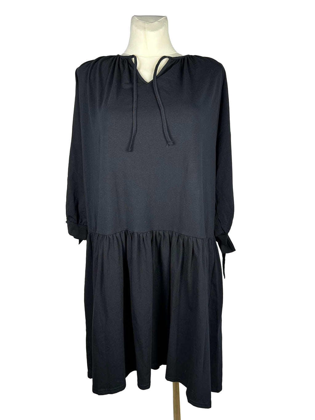 Czarna oversize sukienka od Boohoo