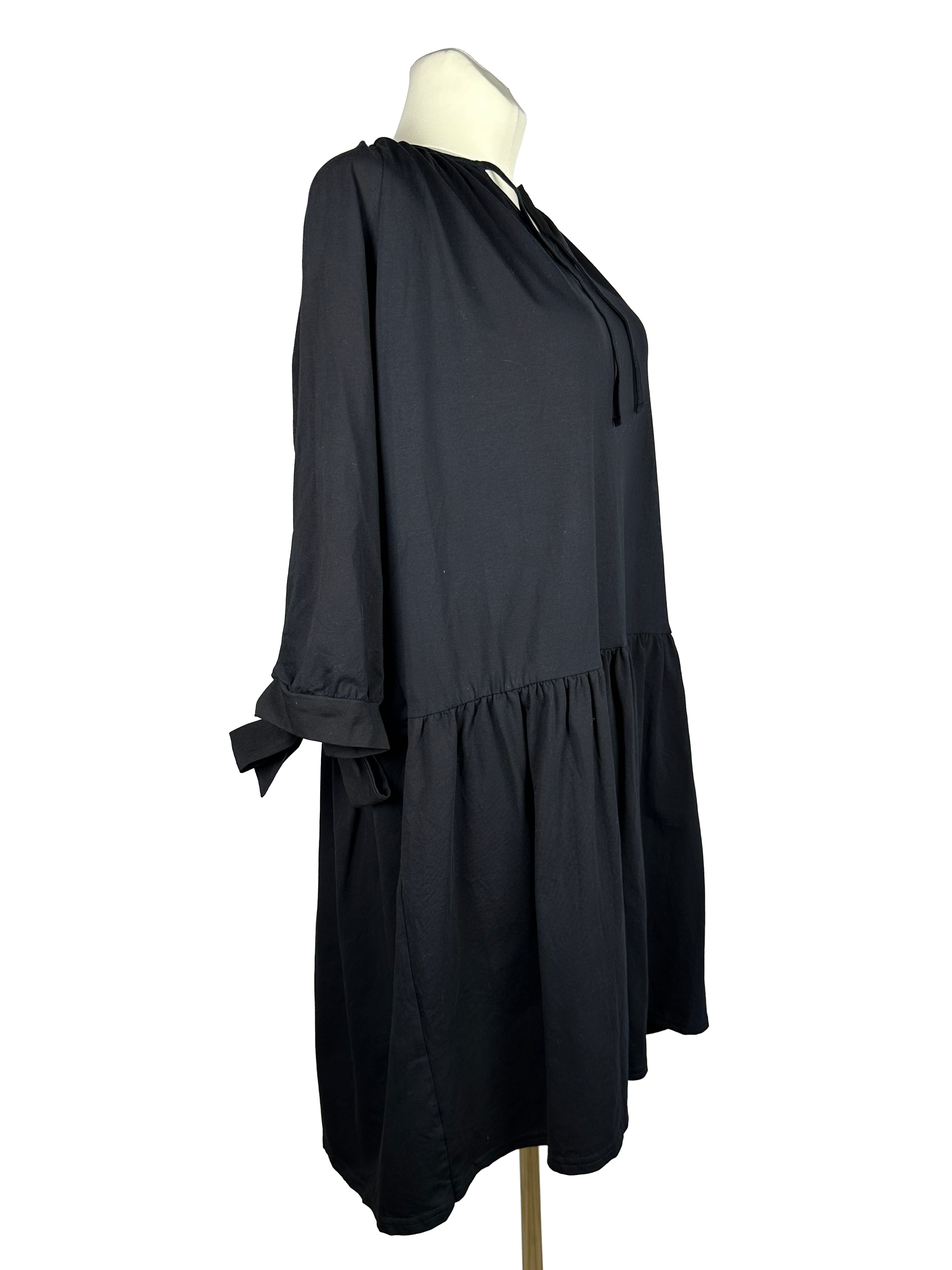 Czarna oversize sukienka od Boohoo